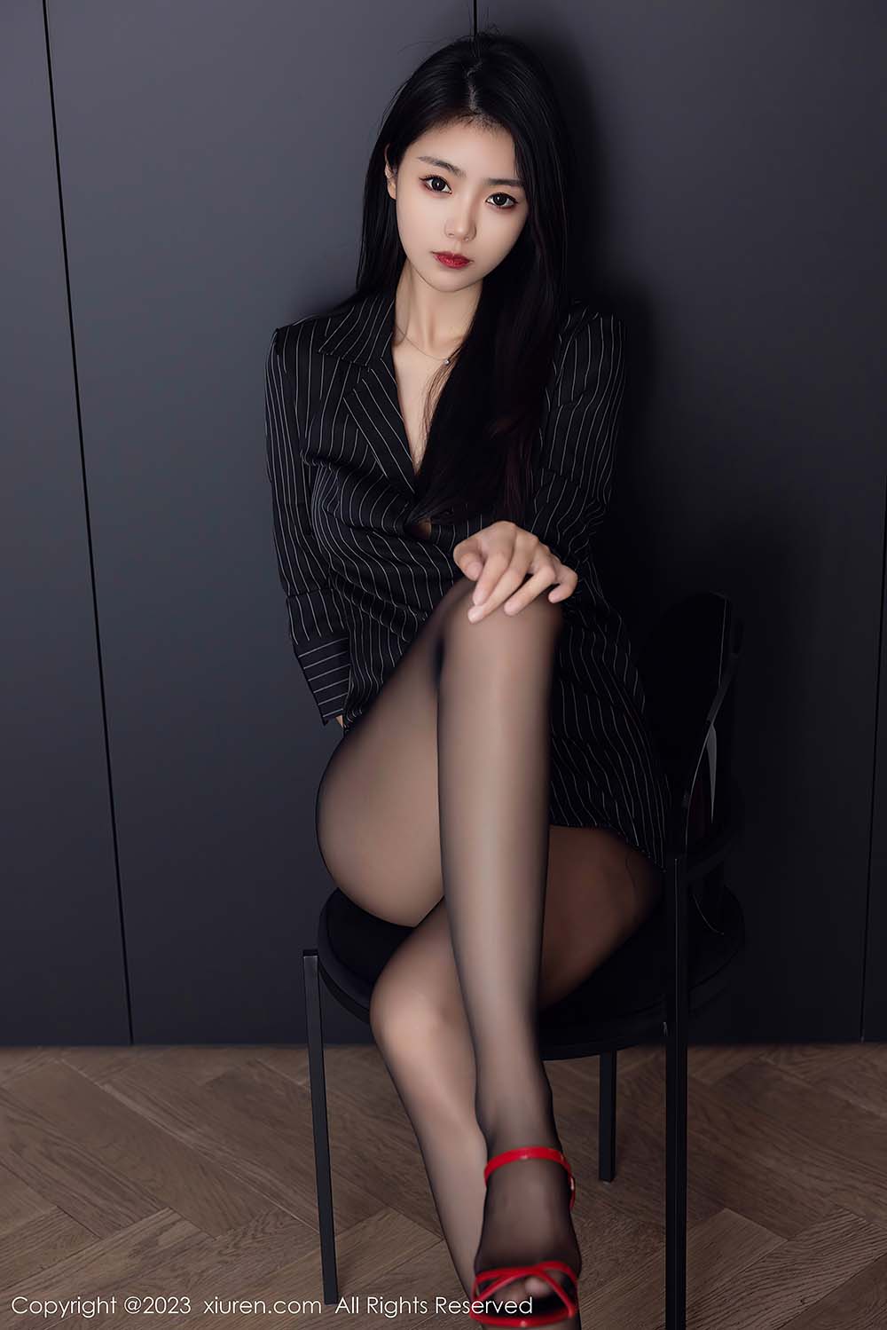 [Xiuren秀人网]2023.05.05 NO.6677 可樂Vicky 预览图 - 5