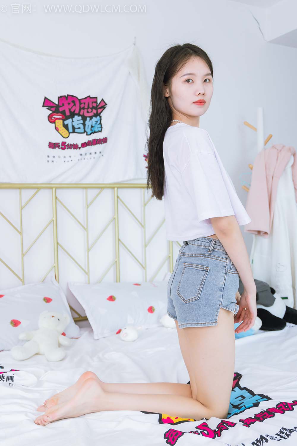 物恋传媒 NO.1559 颜颜-人来人往 预览图 - 2