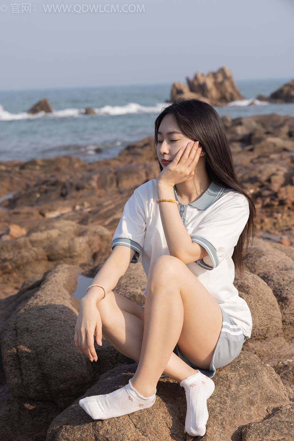 物恋传媒 NO.1567 美兔-海边的风 预览图 - 2