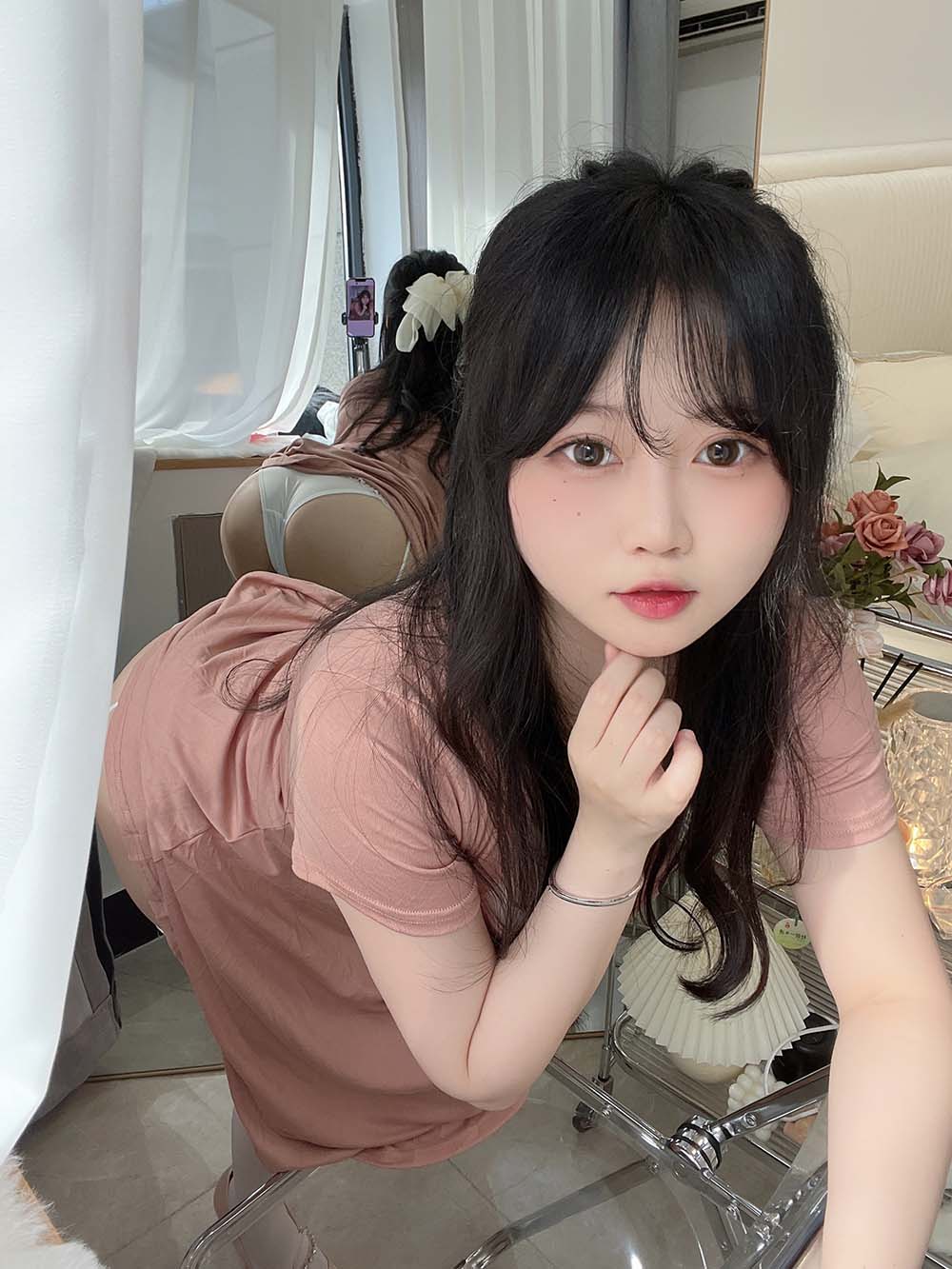 蜜桃少女是依酱呀 – 人妻 预览图 - 2