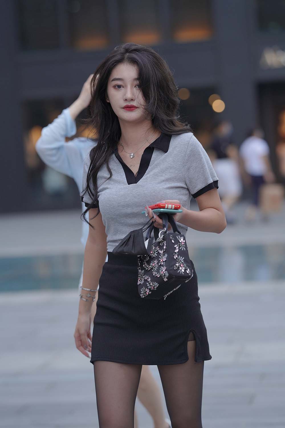 精选街拍作品 NO.1610 漂亮的黑丝美女 预览图 - 2