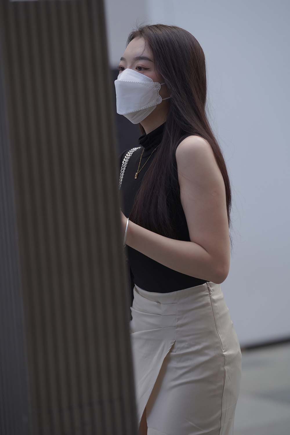 精选街拍作品 NO.1672 裹身开衩美腿 预览图 - 2