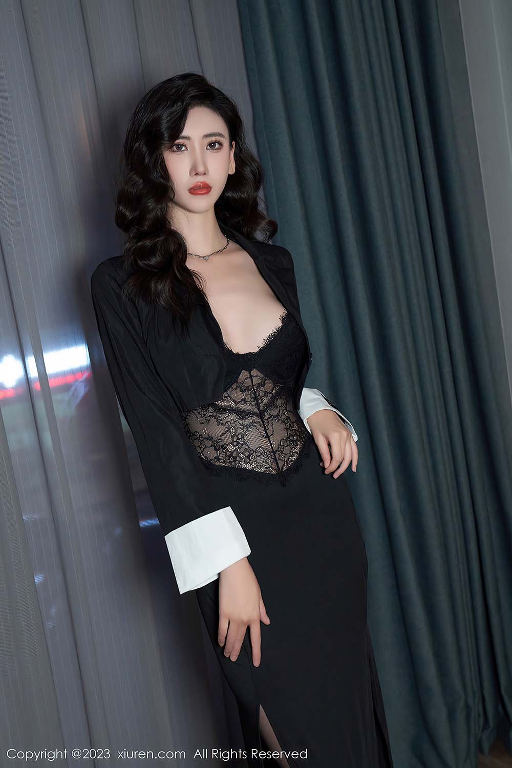 [Xiuren秀人网]2023.06.27 NO.6979 章芃芃 预览图 - 3