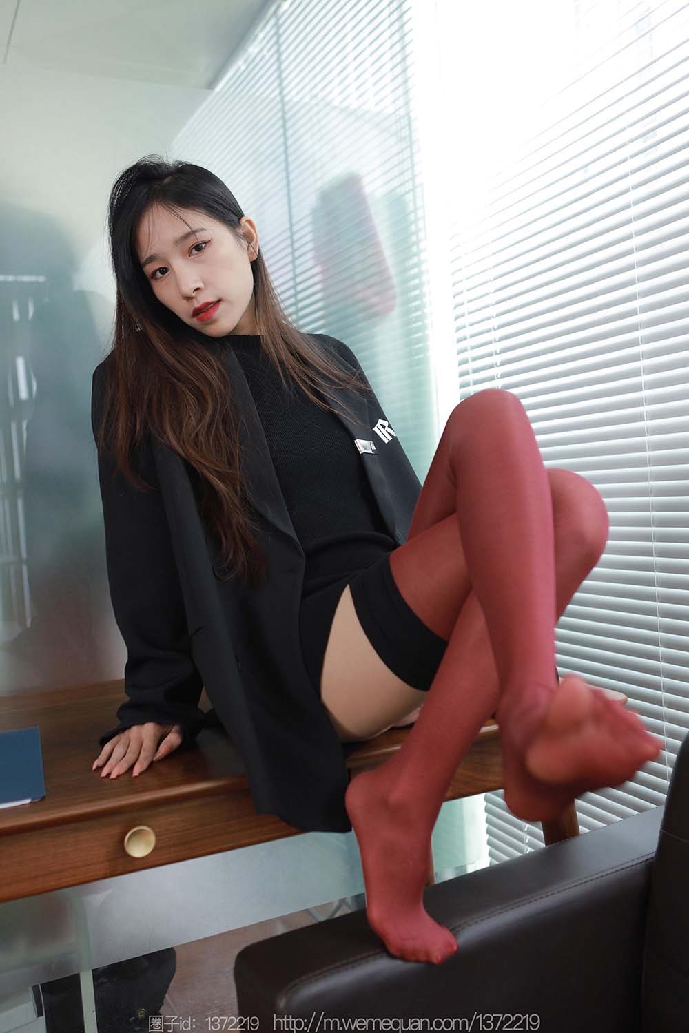 [IESS异思趣向] 2023.01.05 丝享家1320：美子《半筒红与黑》 预览图 - 2