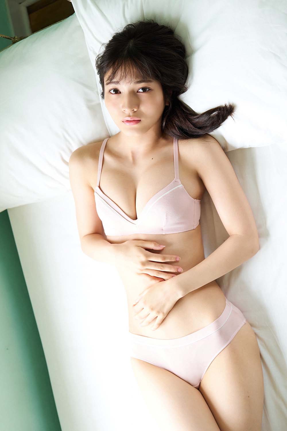 Nanako Kurosaki 黒嵜菜々子 – 18歳、原石、輝く 预览图 - 2
