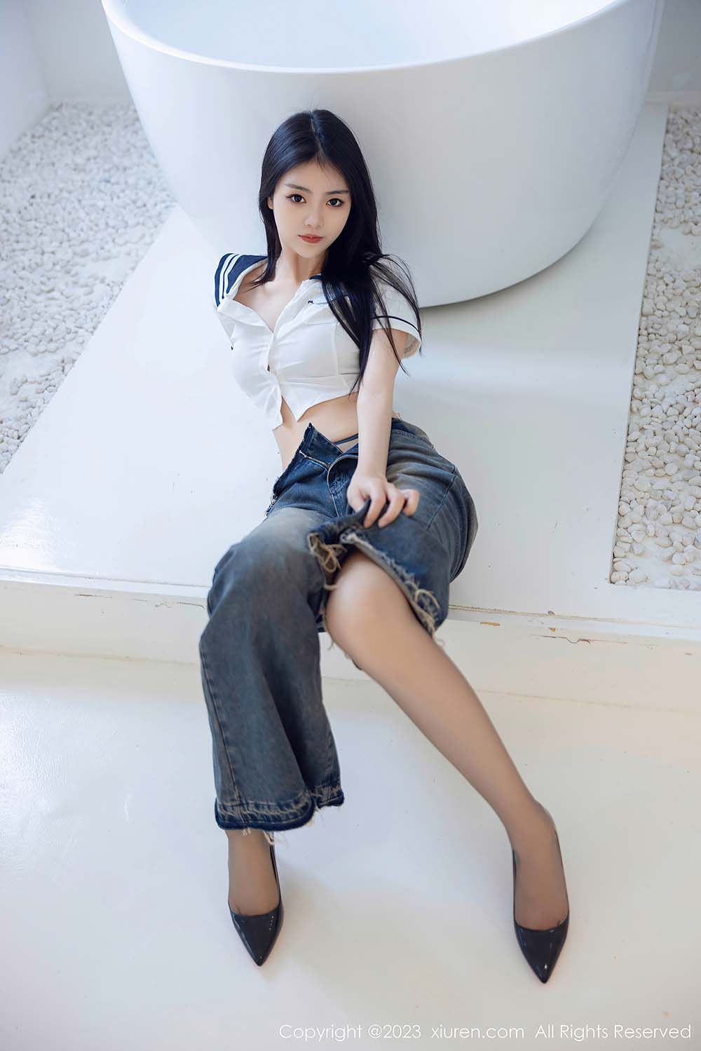 [Xiuren秀人网]2023.07.05 NO.7027 可樂Vicky 预览图 - 4