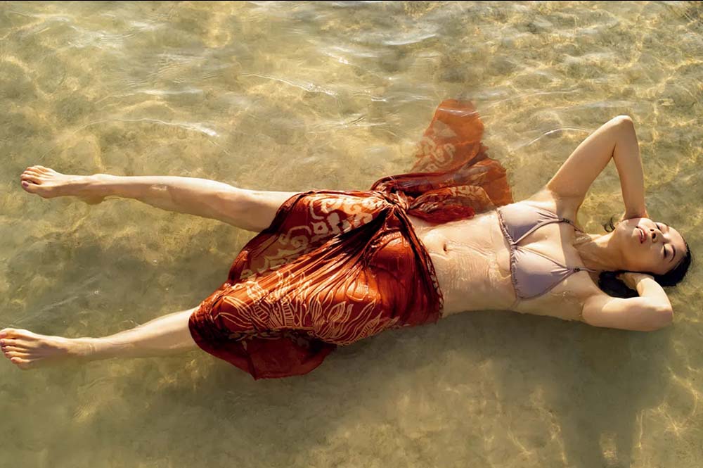 藤あや子 至高のビキニグラビア 预览图 - 2