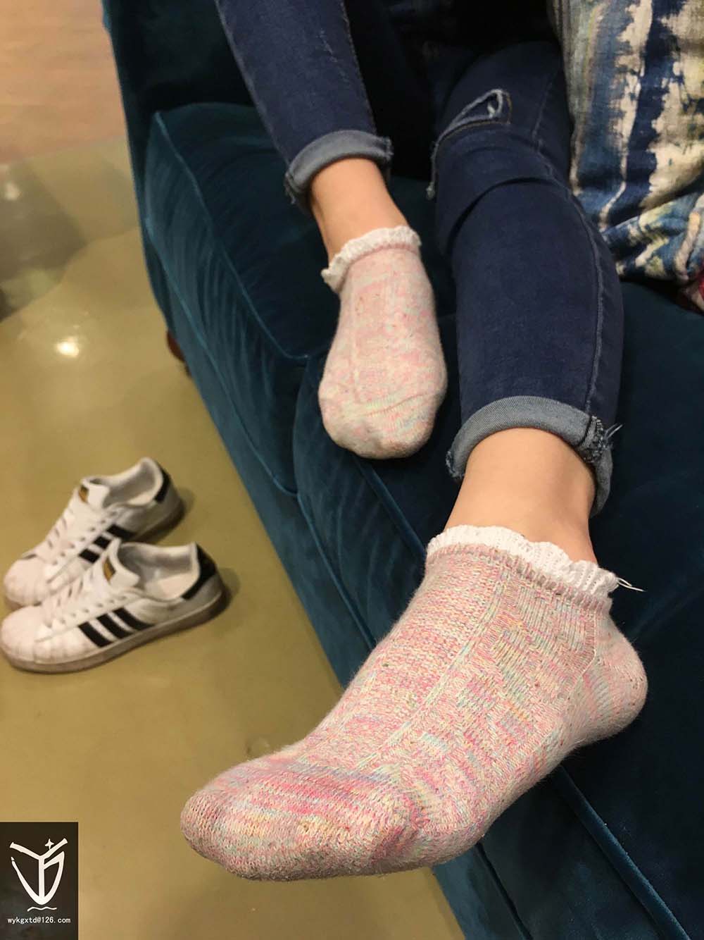 [YJ街拍]003 图书馆里的精灵