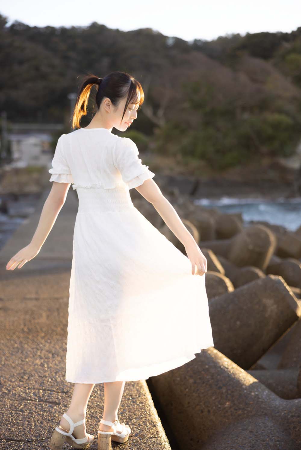 天馬ゆい 1st グラビア写真集 君と空の下で 预览图 - 2