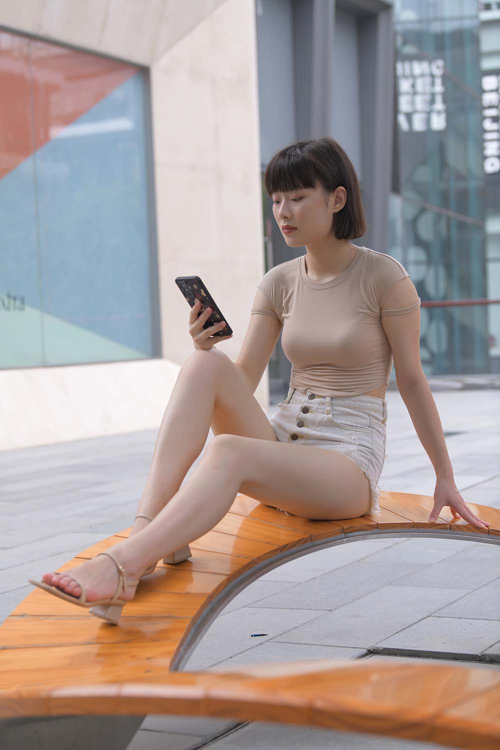 精选街拍作品 NO.1773 一只麋鹿摄影作品 – 过往