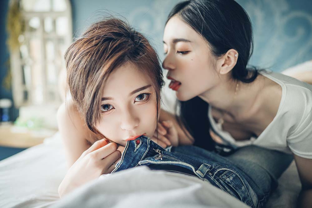 辰辰ChenChen《旅行日》双人原版写真
