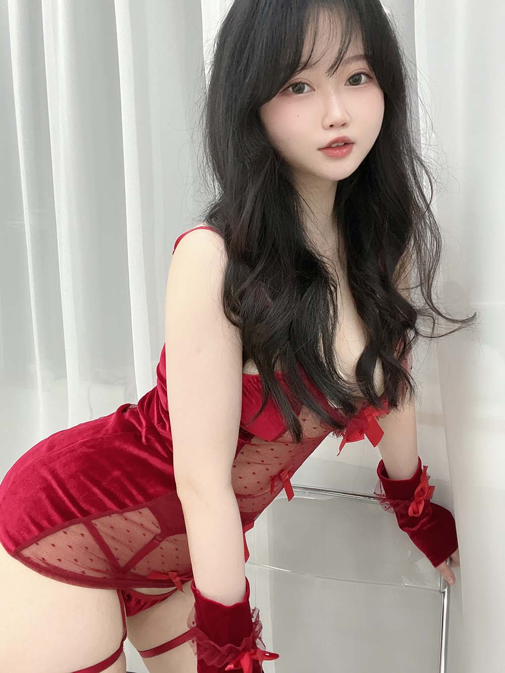 蜜桃少女是依酱呀 – 红色波点