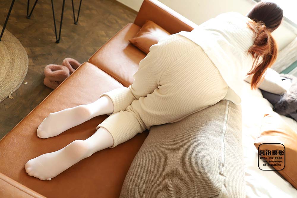 [誉铭传媒]袜足摄影 2023年 NO.008 预览图 - 2