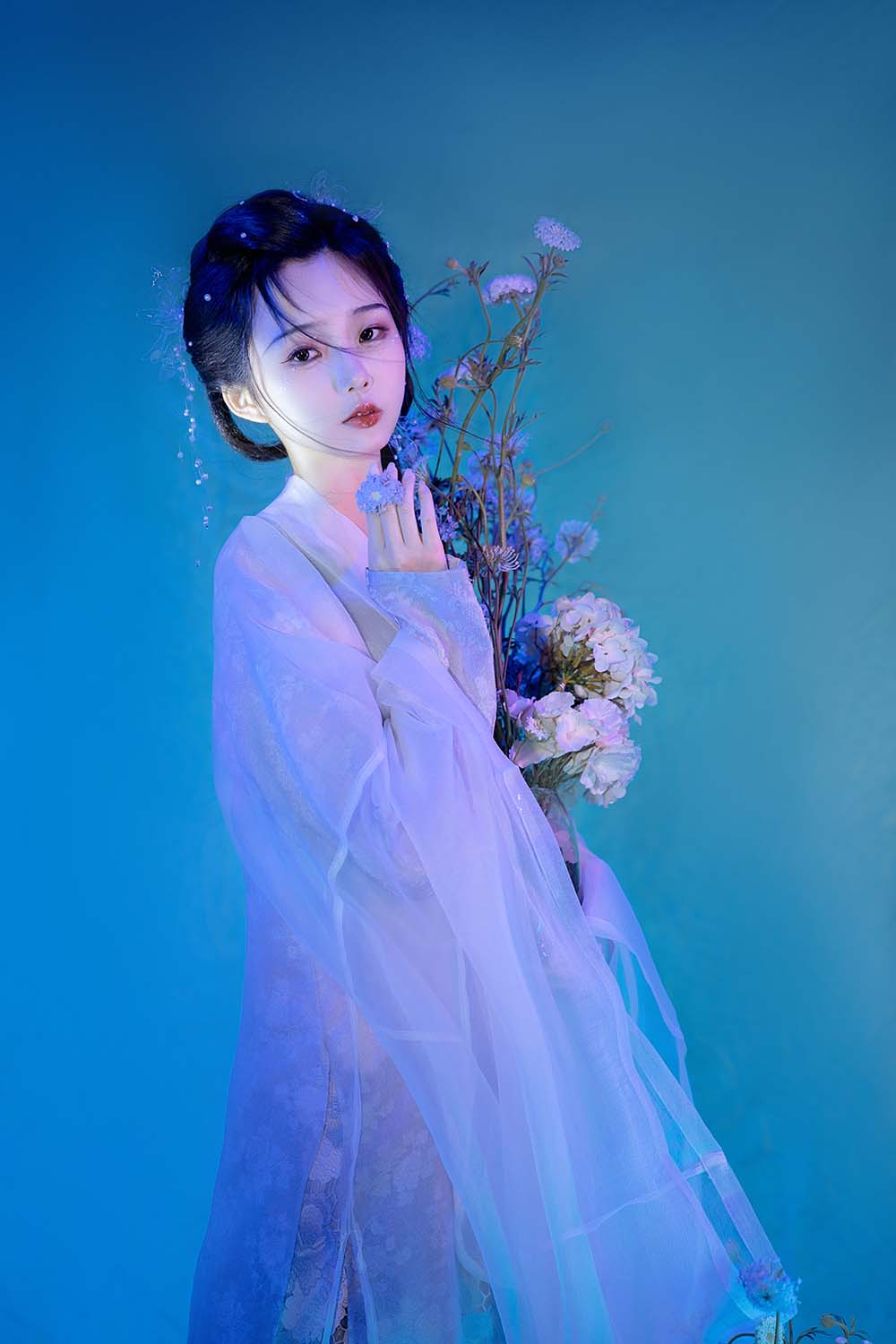 [YITUYU艺图语]2023.01.10 她是那一抹蓝 怀里猫ovo