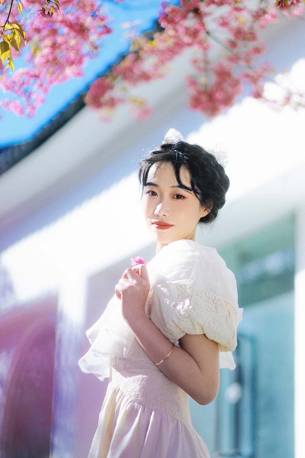 [YITUYU艺图语]2023.04.19 冬樱花下 迟白 预览图 - 2