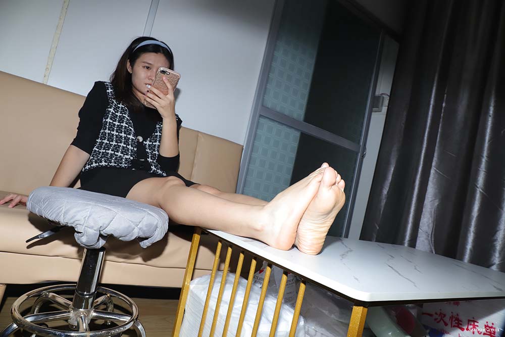 Pary摄影 NO.059 新模静儿为美脚做完保养后再来拍照