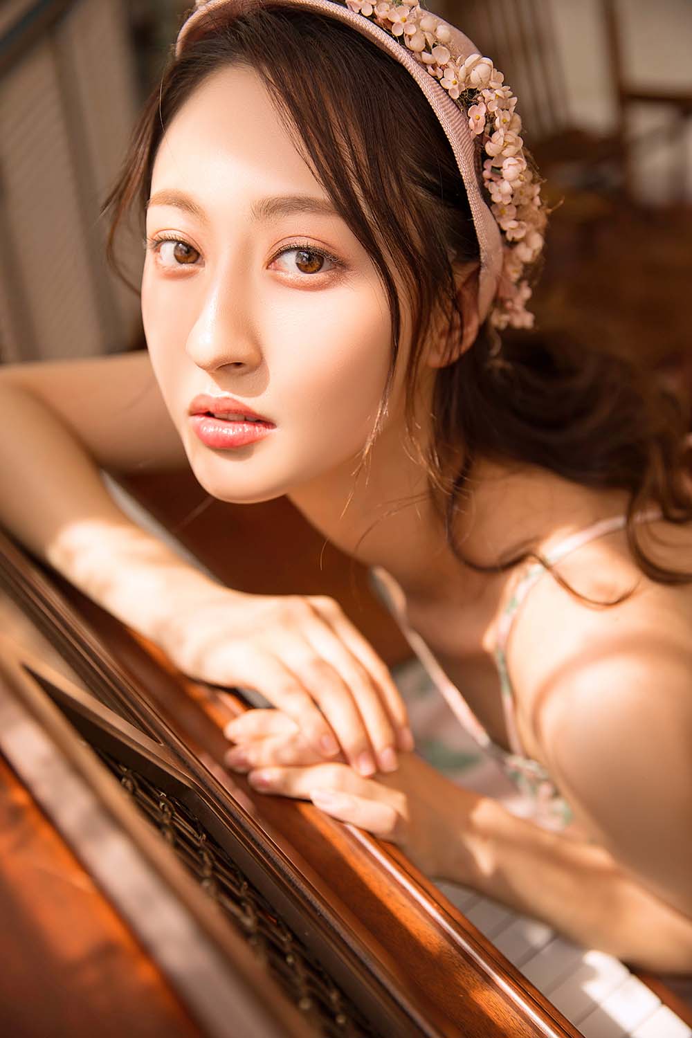 [YALAYI雅拉伊]2023.07.26 NO.1052 眼里花影 预览图 - 2