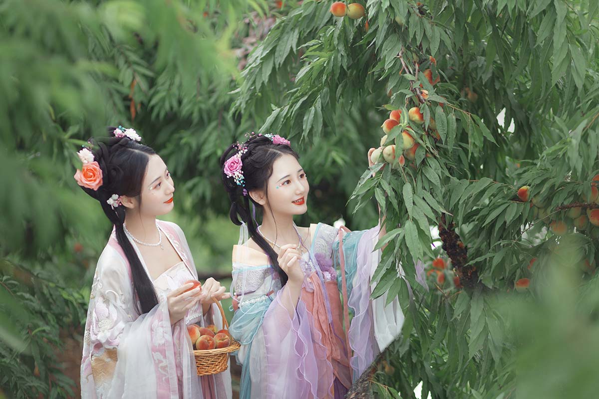 [YITUYU艺图语]2023.06.05 采桃 银月&薯片