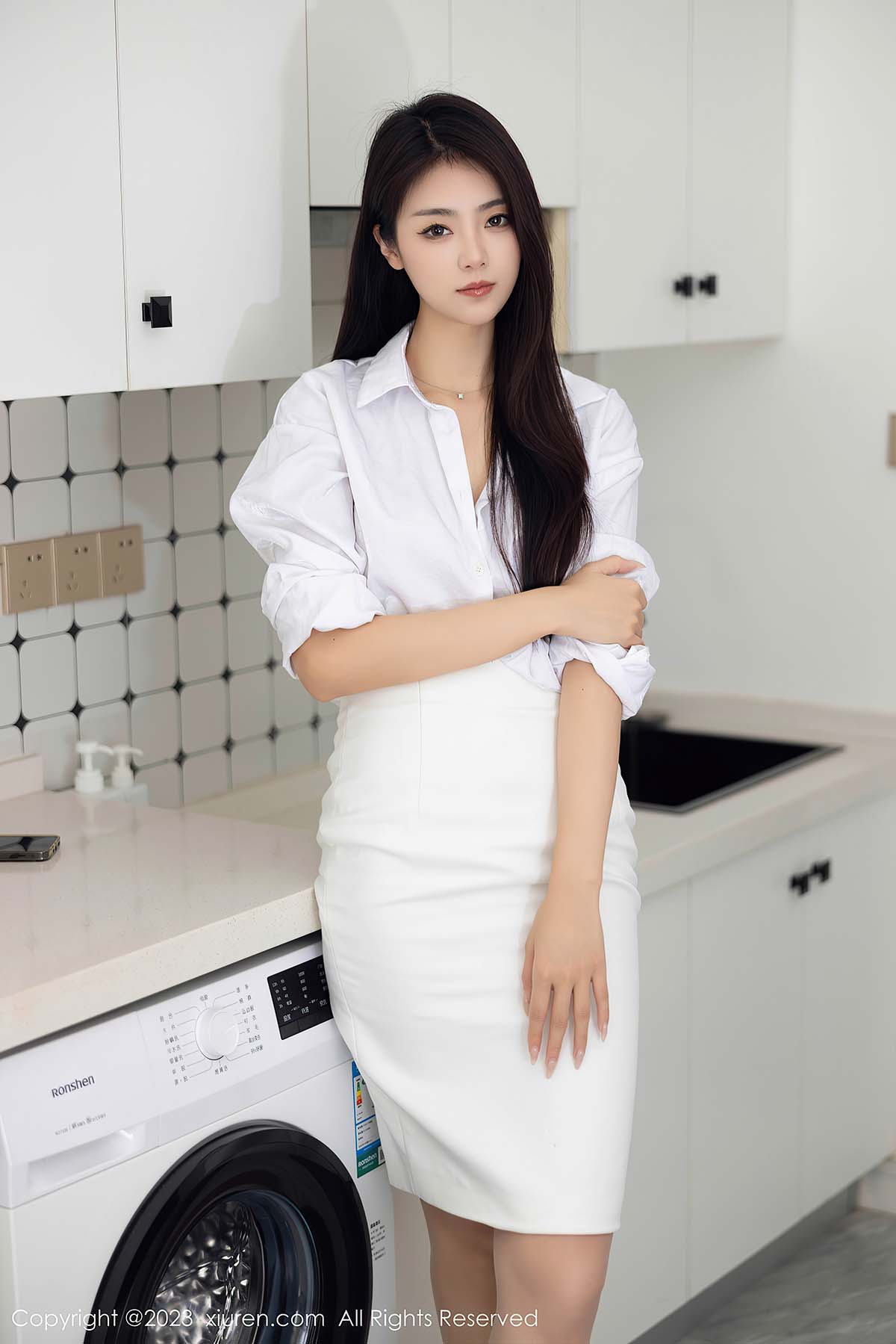 [Xiuren秀人网]2023.11.02 NO.7601 可樂Vicky 预览图 - 4