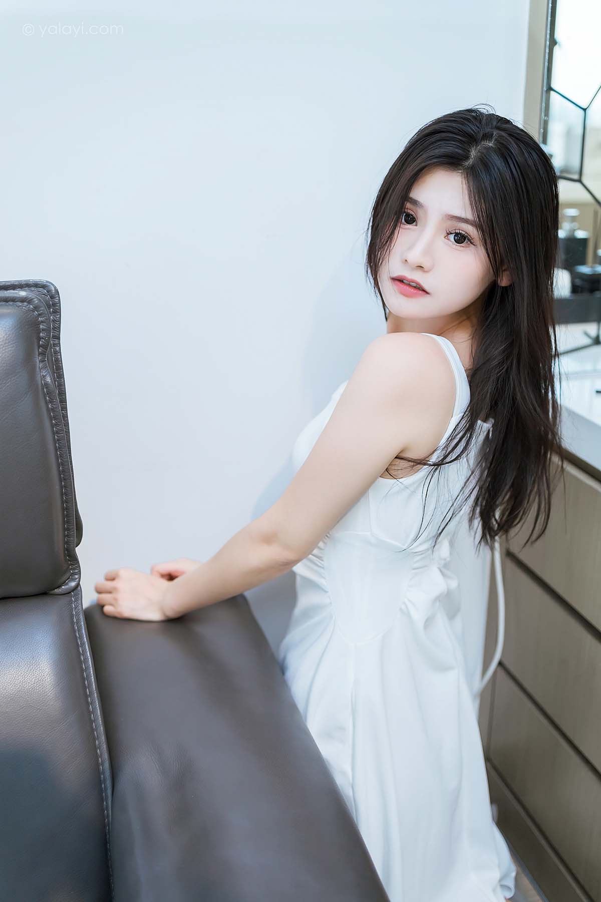 [YALAYI雅拉伊]2023.10.18 NO.1075 小金鱼 若婷 预览图 - 2
