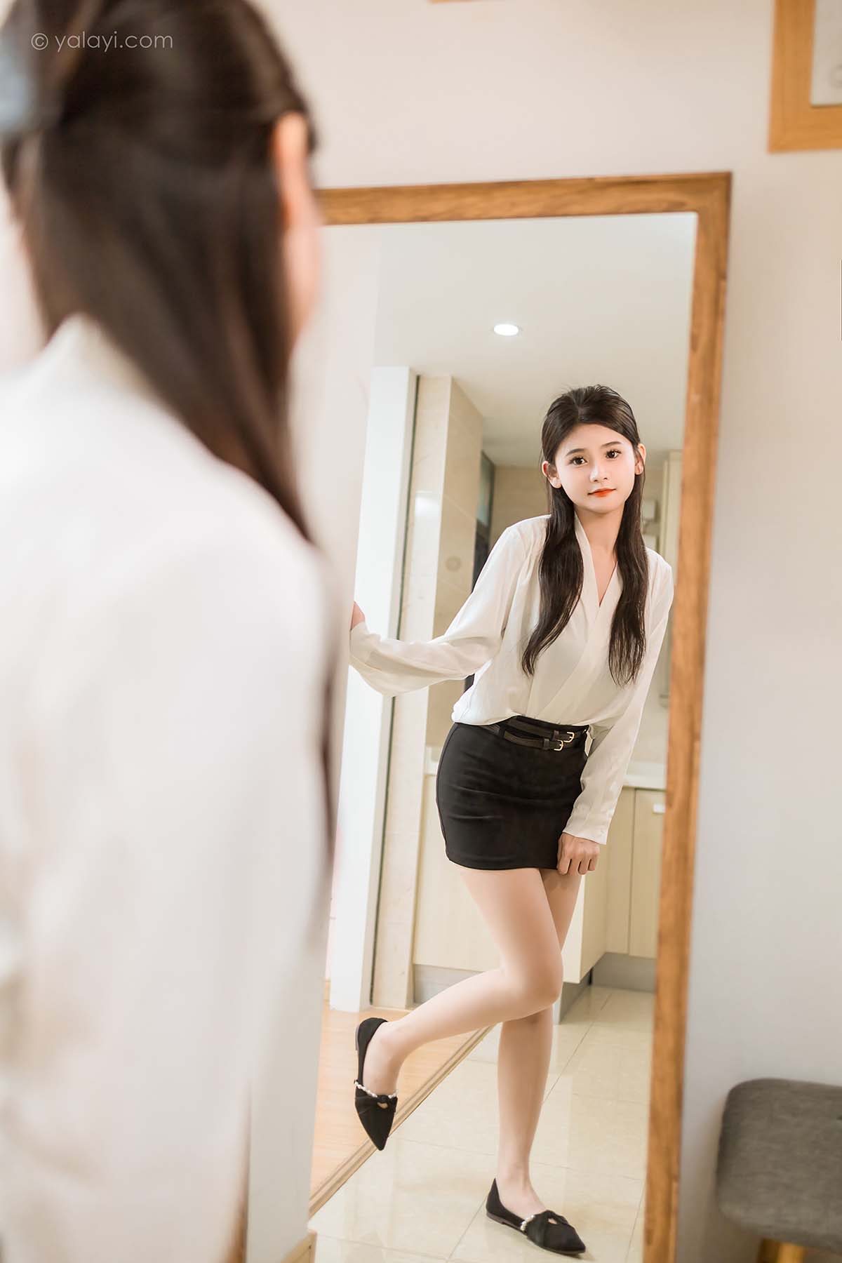 [YALAYI雅拉伊]2023.10.23 NO.1076 白领下班了 若婷