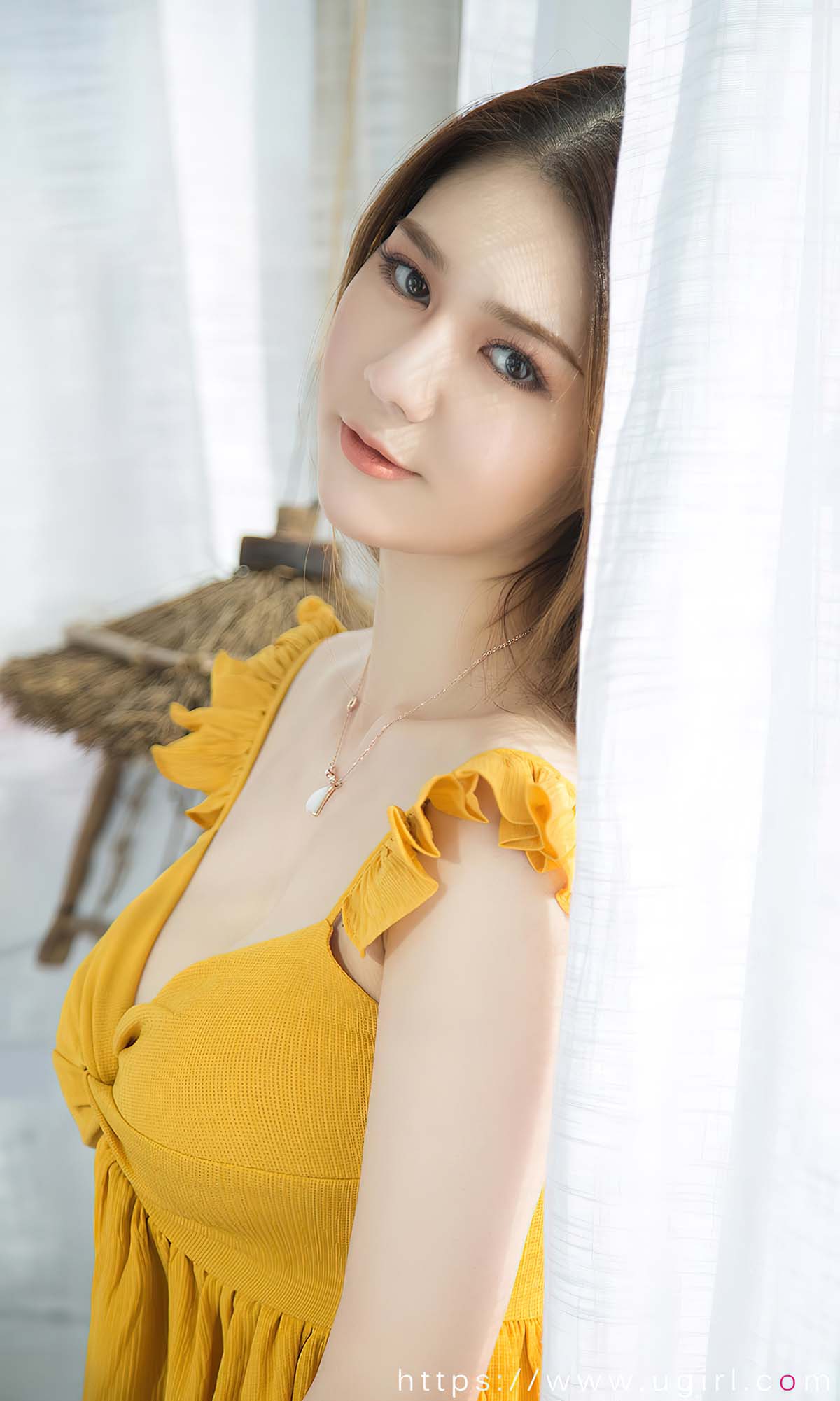 [爱尤物]2023 NO.2733 如歌 夜间萤火 预览图 - 5