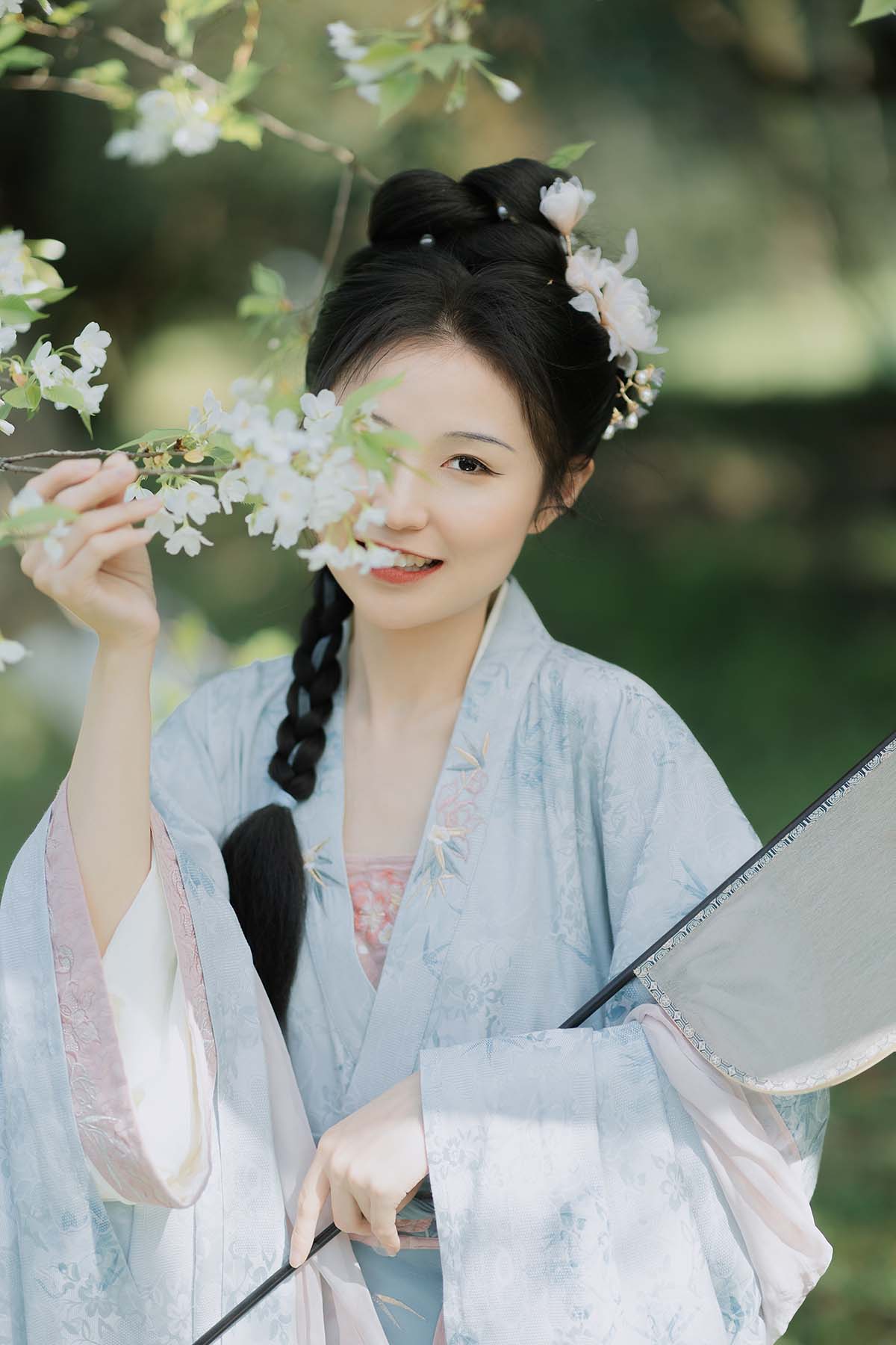 [YITUYU艺图语]2023.08.23 樱花树上的少女 折子语-阿语 预览图 - 2
