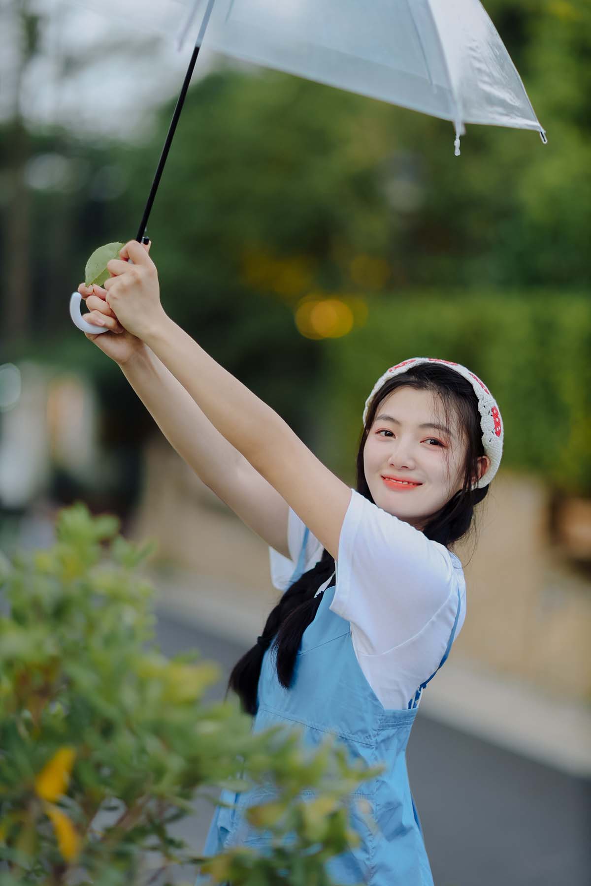 [YITUYU艺图语]2023.09.03 雨后漫步 黎美汐 预览图 - 2