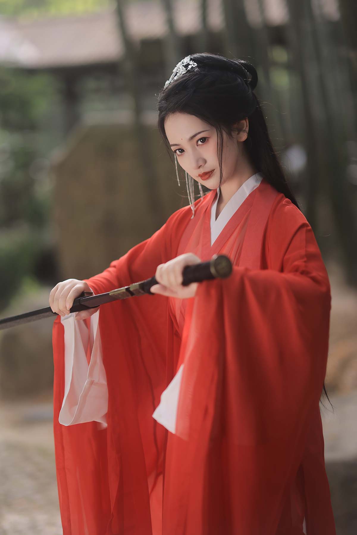 [YITUYU艺图语]2023.11.04 红衣女子 言小七 预览图 - 2