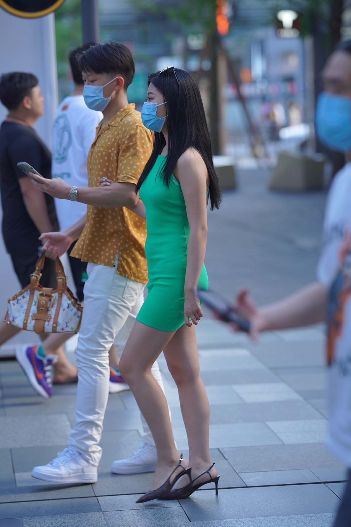 精选街拍作品 NO.1879 荧光绿配色清爽靓丽