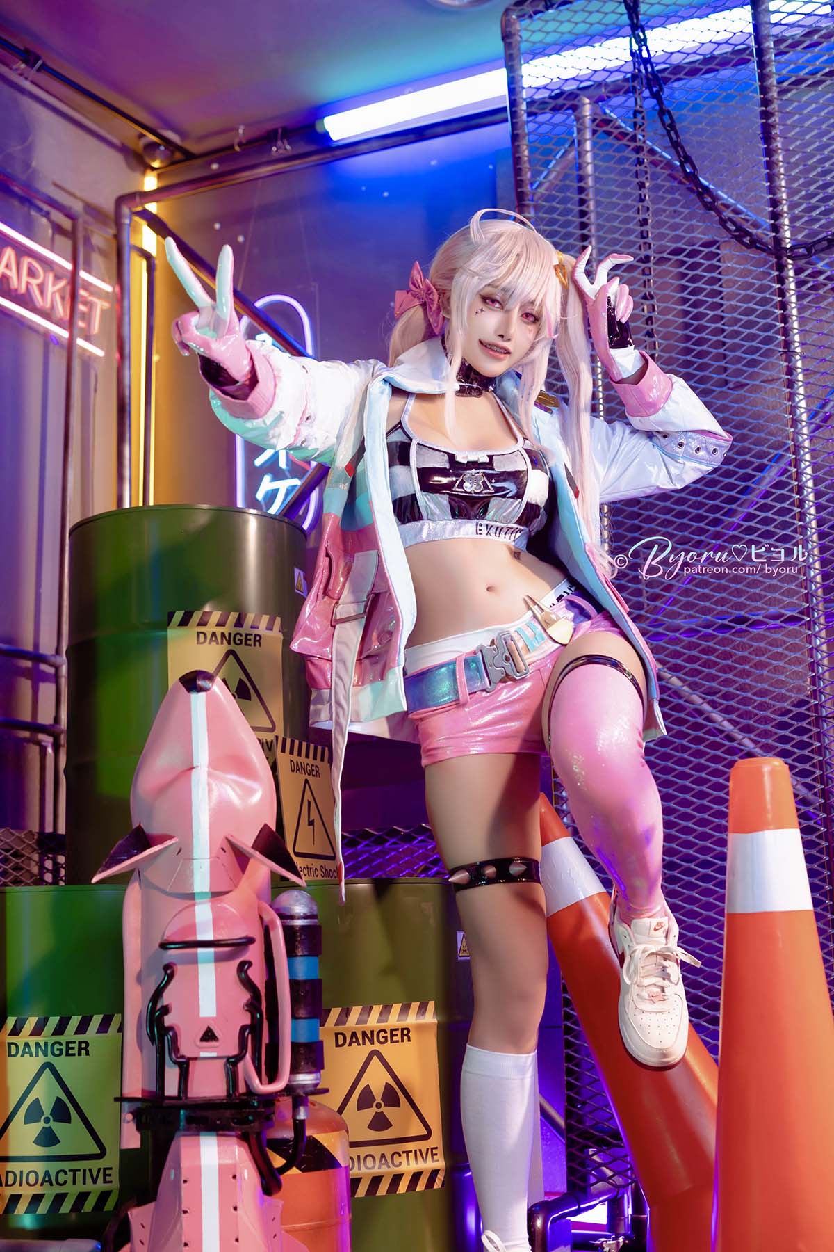 日本性感萝莉Byoru – Jackal (NIKKE)