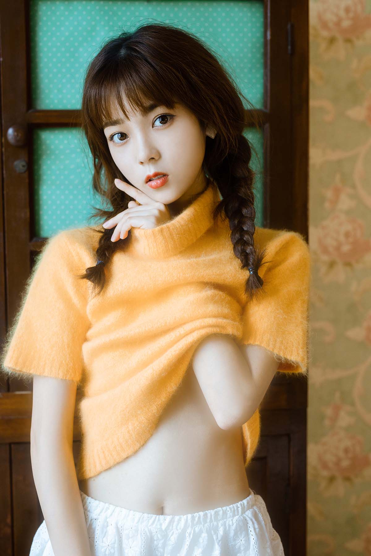 [YITUYU艺图语]2024.01.19 橘色少女 小鹿