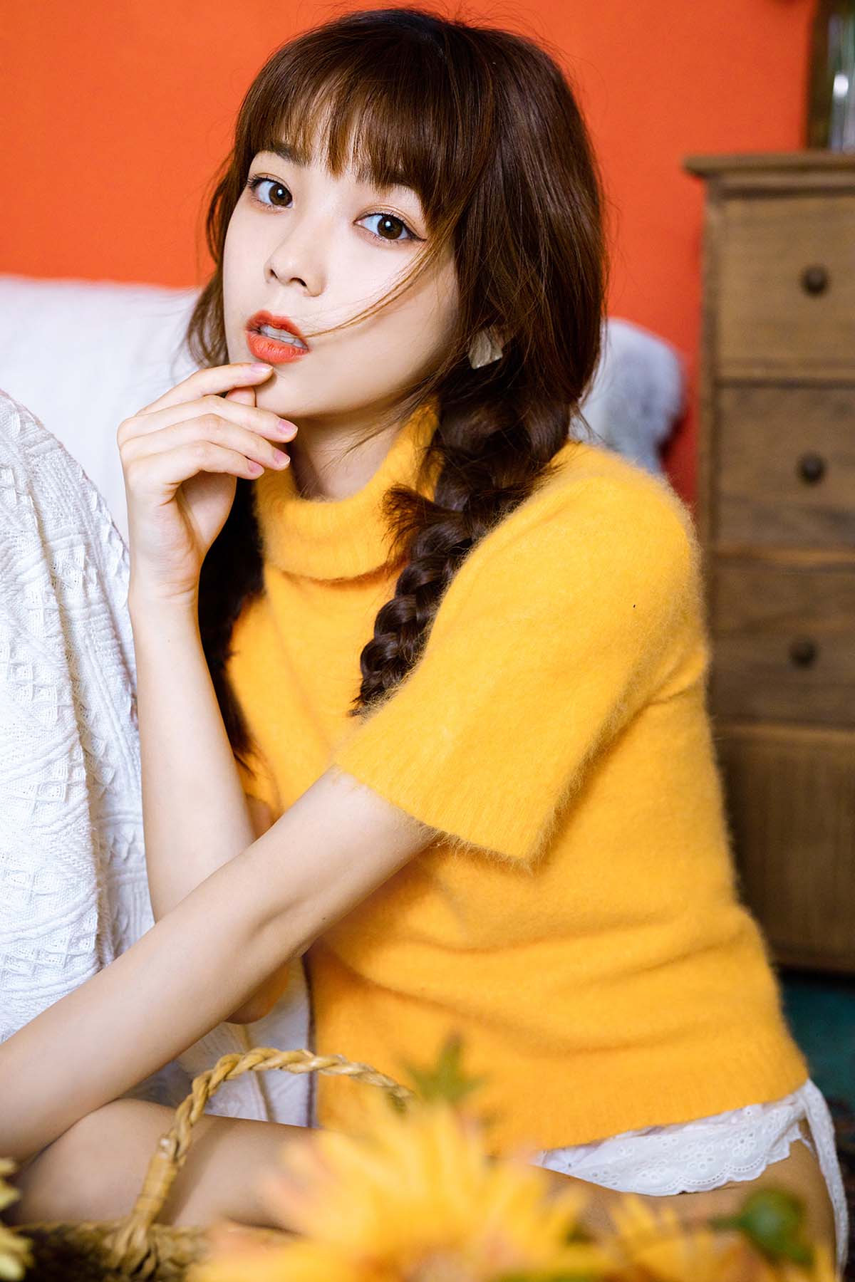 [YITUYU艺图语]2024.01.19 橘色少女 小鹿 预览图 - 2
