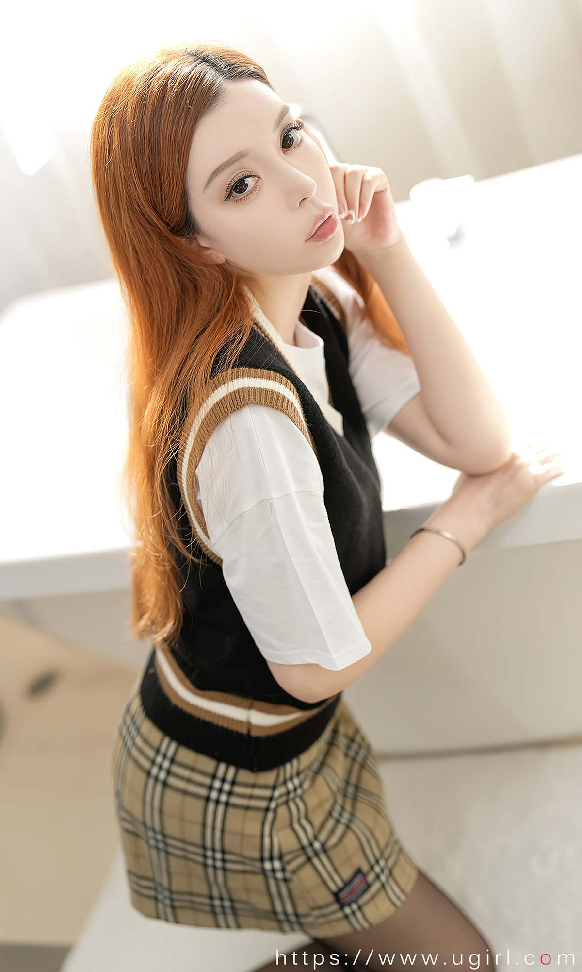 [爱尤物]2024 NO.2814 还是喜欢你 媛媛 预览图 - 5