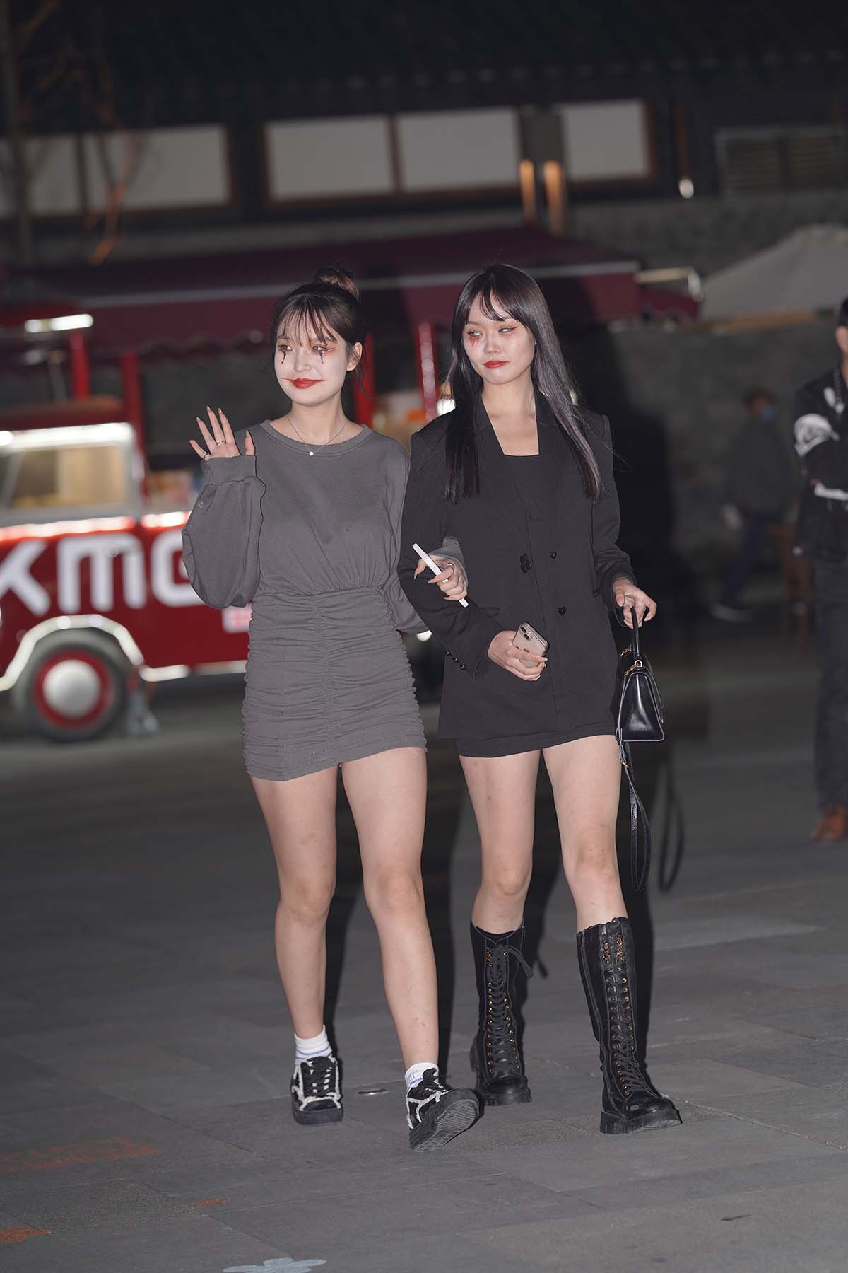 精选街拍作品 NO.2012 活力姐妹花