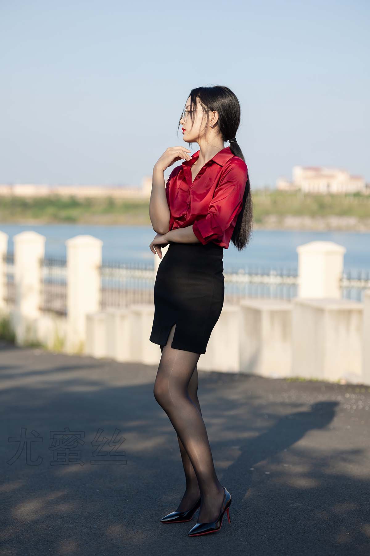 [尤蜜丝]穿搭写真 NO.080 预览图 - 2