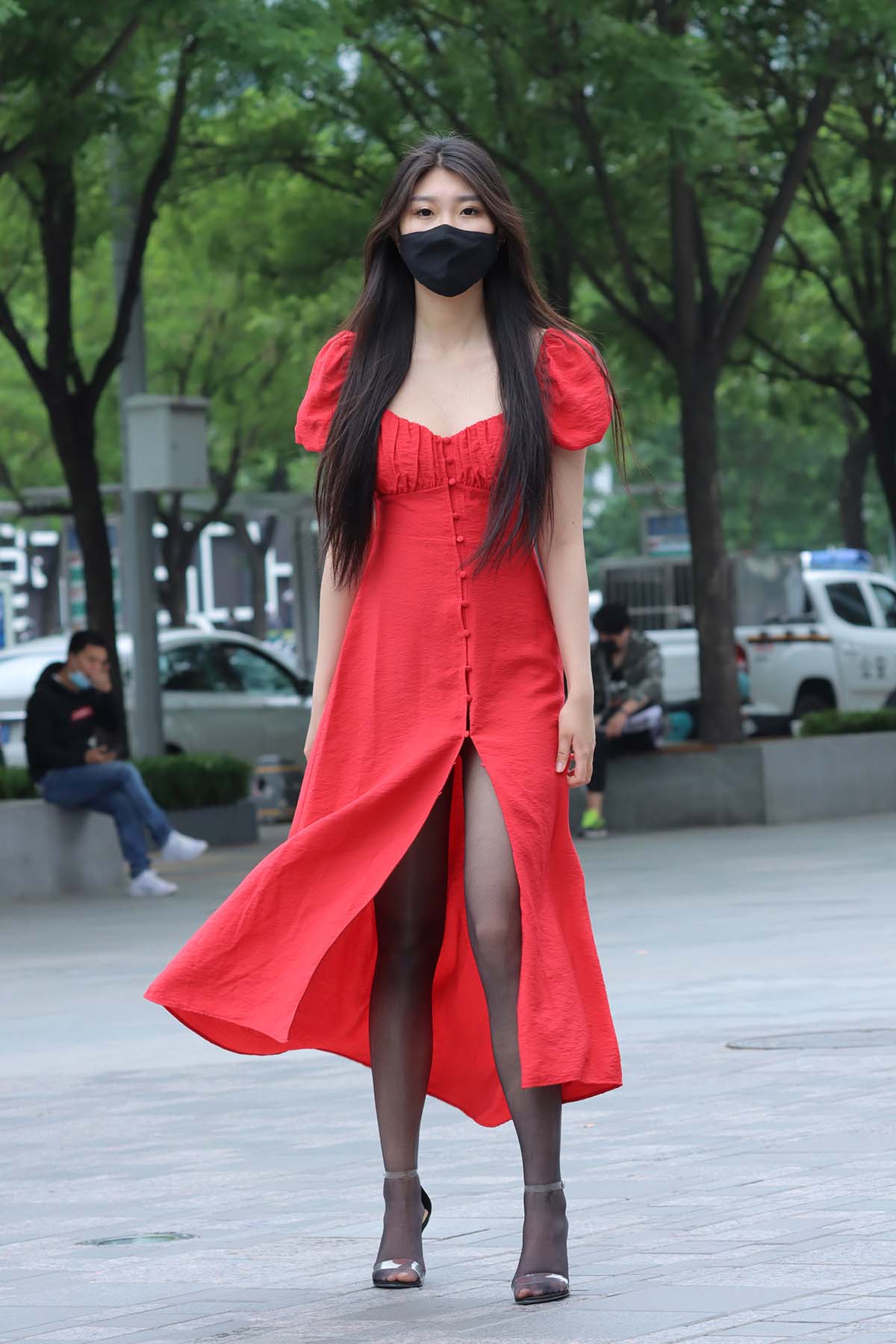 精选街拍作品 NO.2213 黑丝红长裙