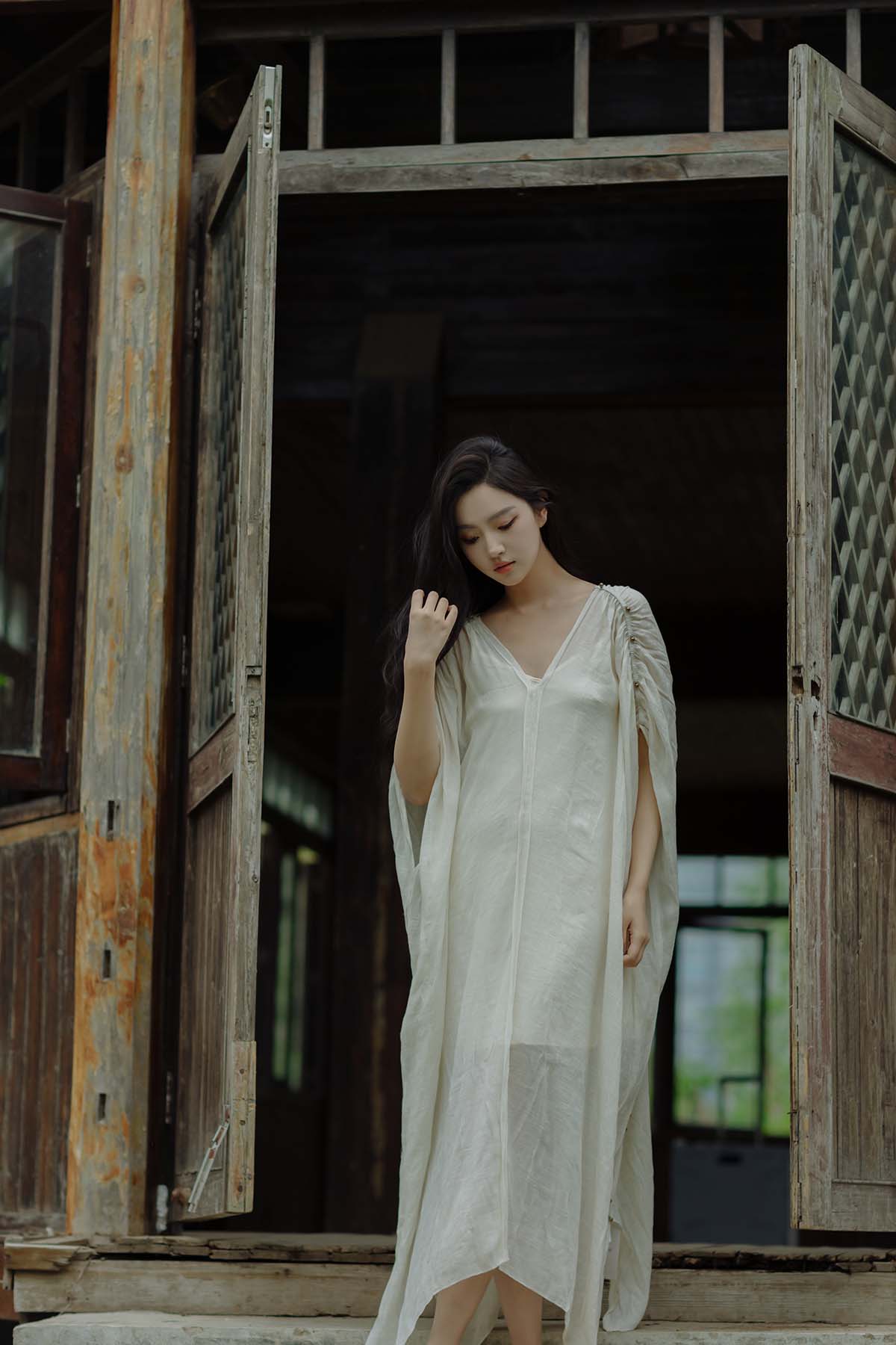 [YITUYU艺图语]2024.05.15 木屋里的守望 Elaine