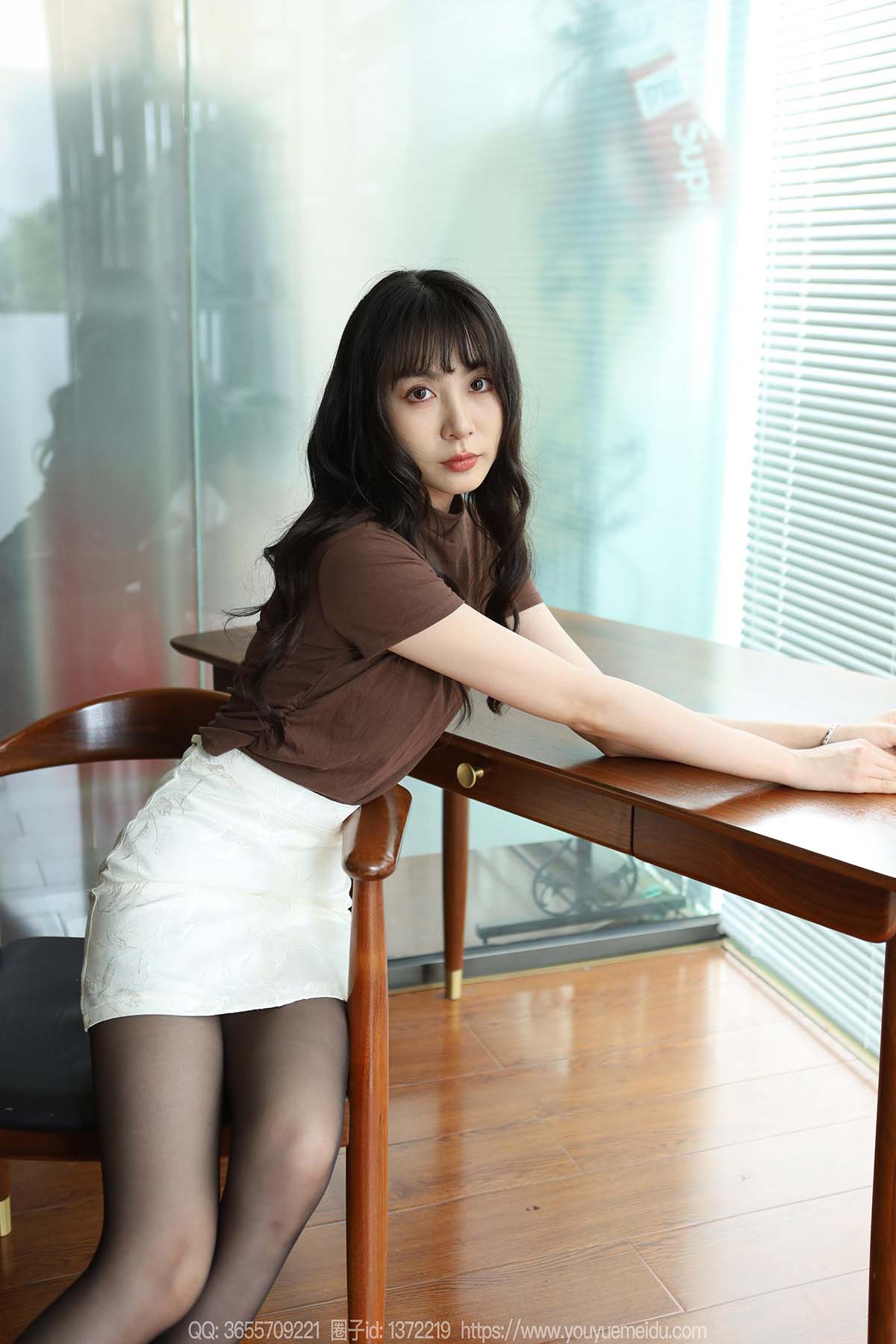 [IESS异思趣向] 2024.05.26 丝享家1751：团团《咖色穿搭》