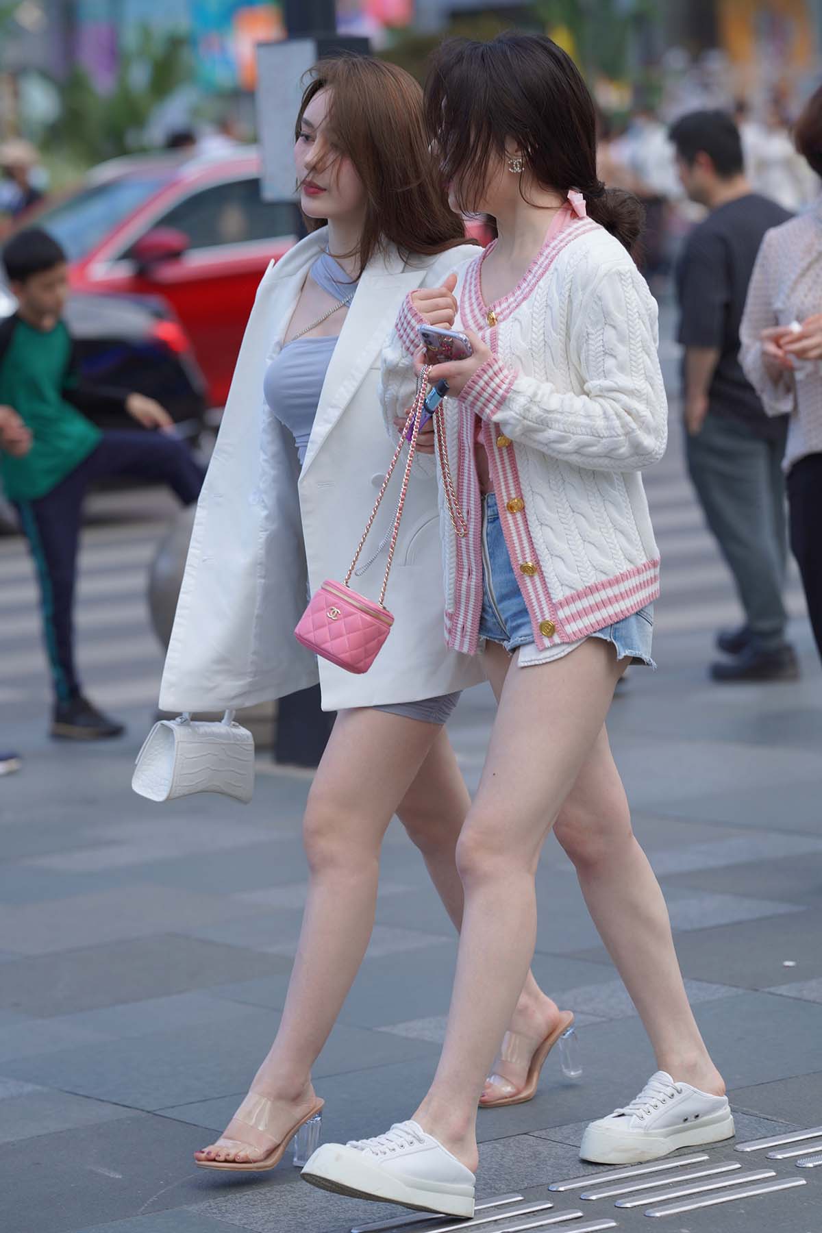 精选街拍作品 NO.2302 热裤甜妹