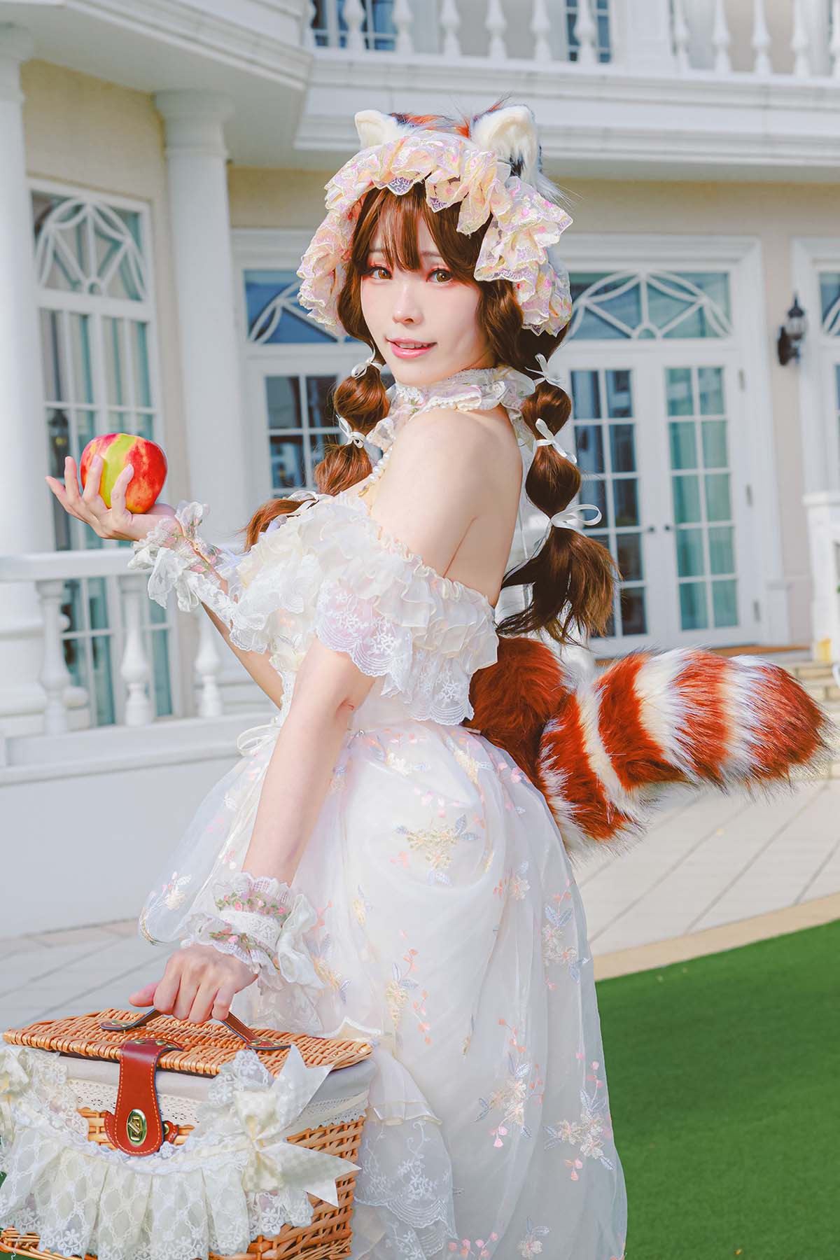 Ely_eee(ElyEE子) – Red panda & Apple 小熊貓蘋果香