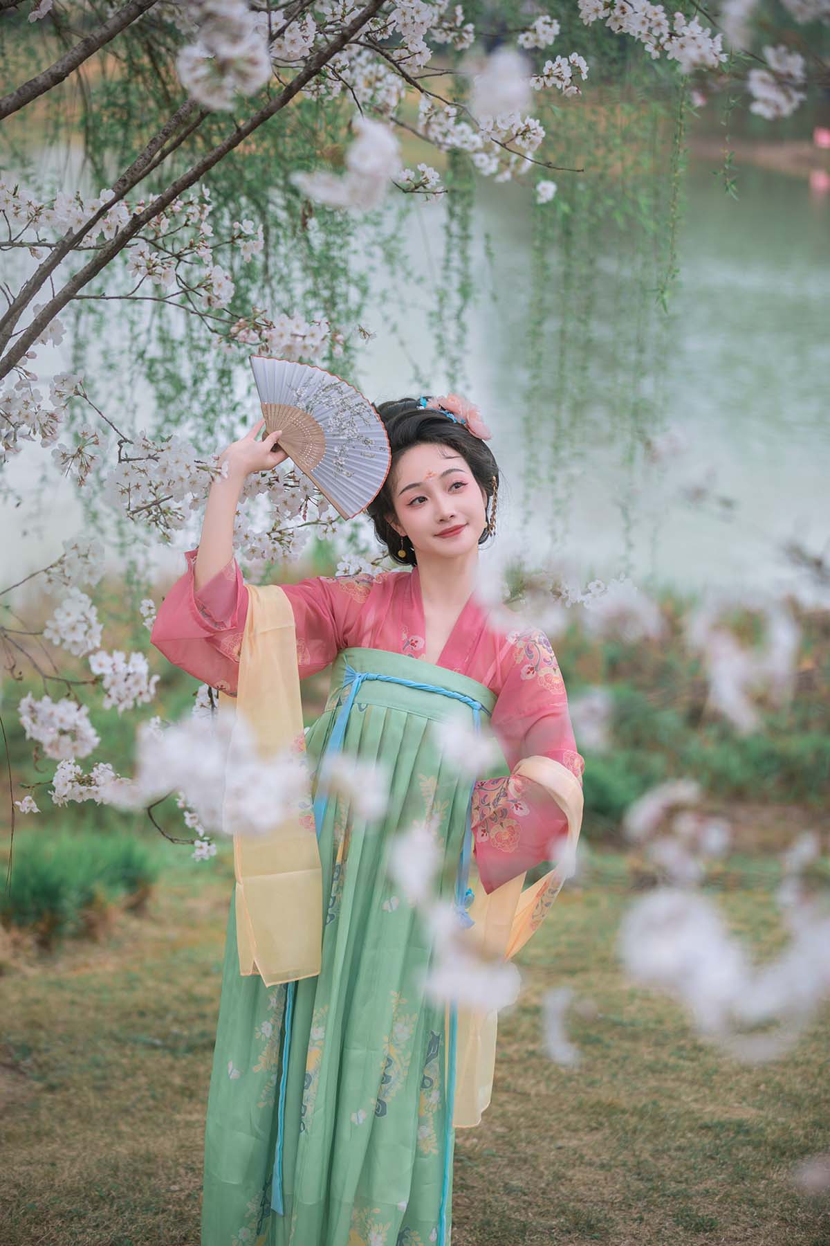 [YITUYU艺图语]2024.06.28 樱花漫 凌子兮