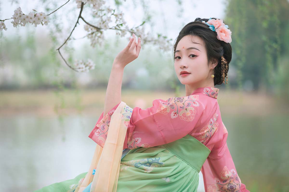 [YITUYU艺图语]2024.06.28 樱花漫 凌子兮 预览图 - 2