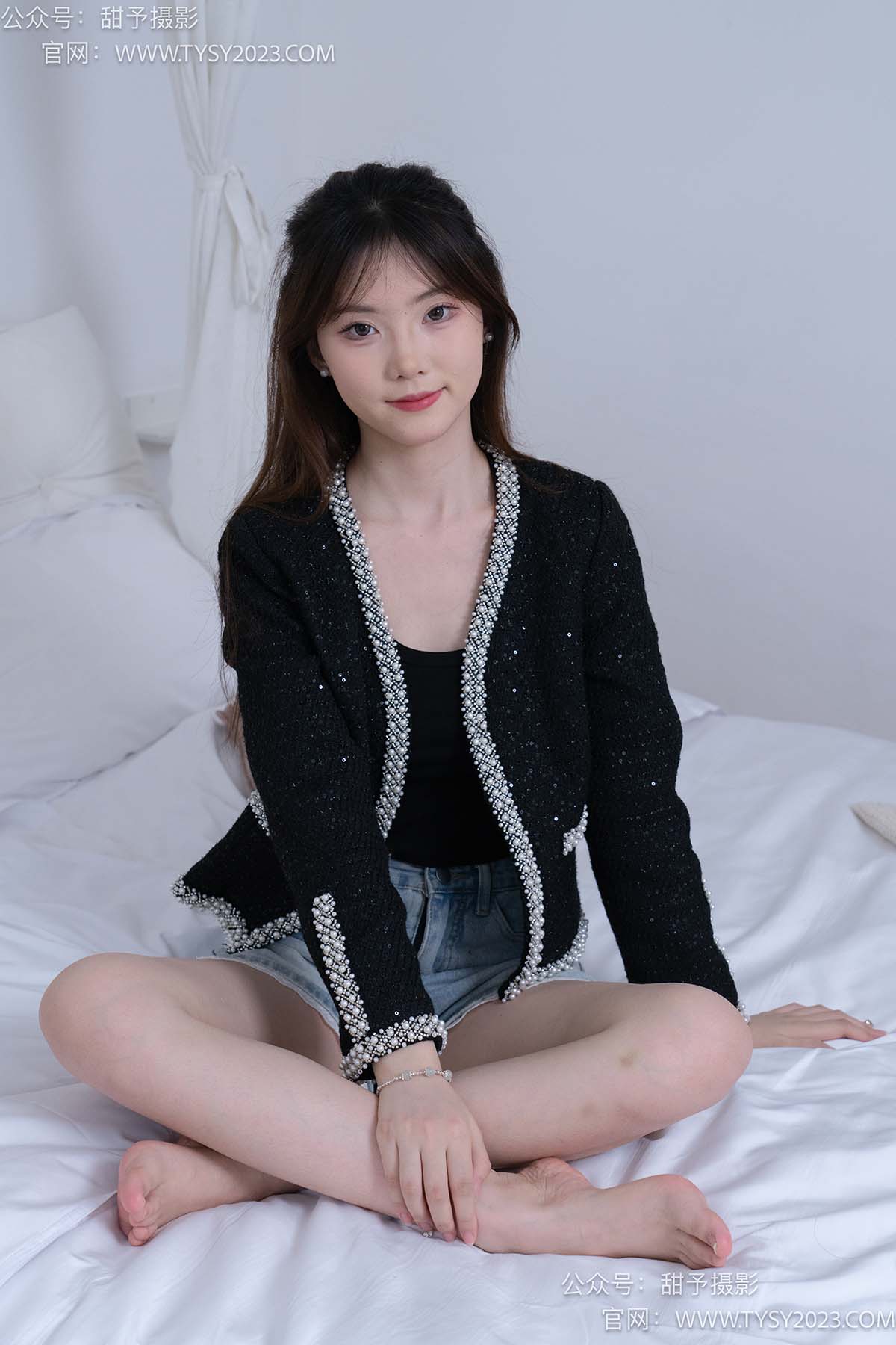 甜予摄影 NO.065 璇璇-靴子、洞洞鞋、白棉袜、裸足 预览图 - 2