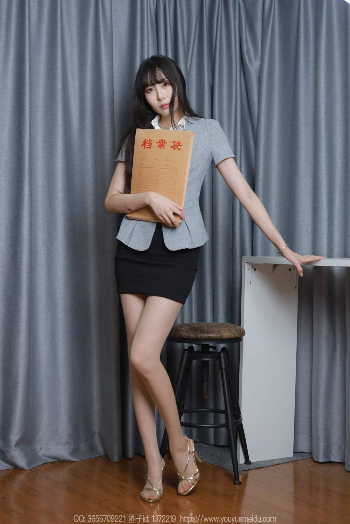 [IESS异思趣向] 2024.08.12 丝享家1817：团团《长腿档案员》（上）