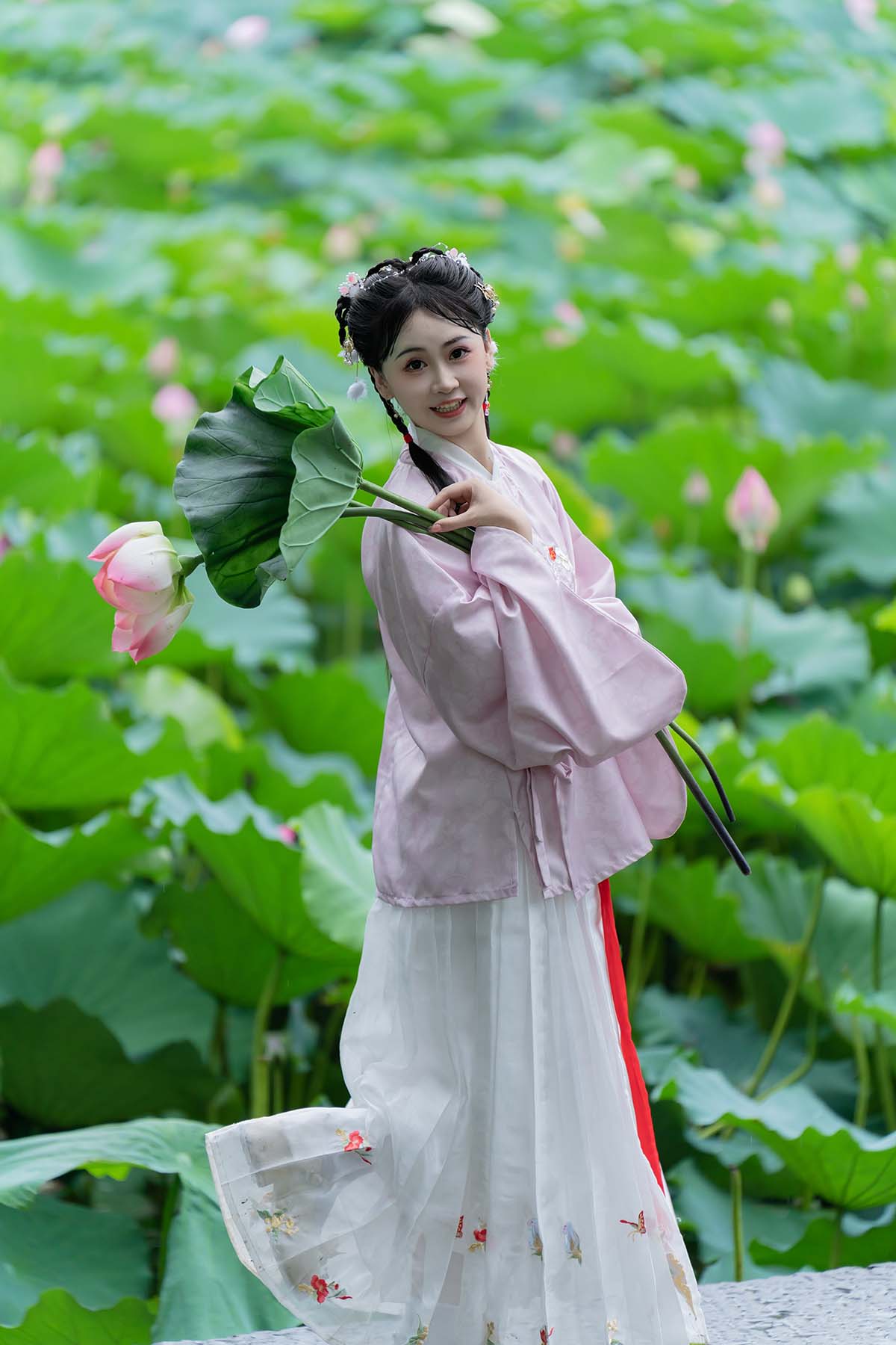 [YITUYU艺图语]2024.08.08 荷花的夏天 湫一只岁岁 预览图 - 2