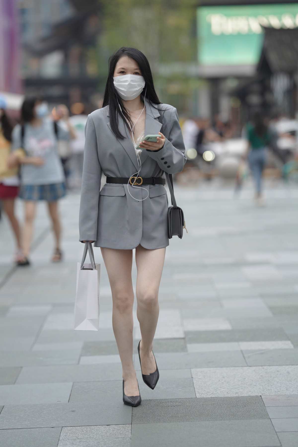 精选街拍作品 NO.3185 灰色西装美腿高跟