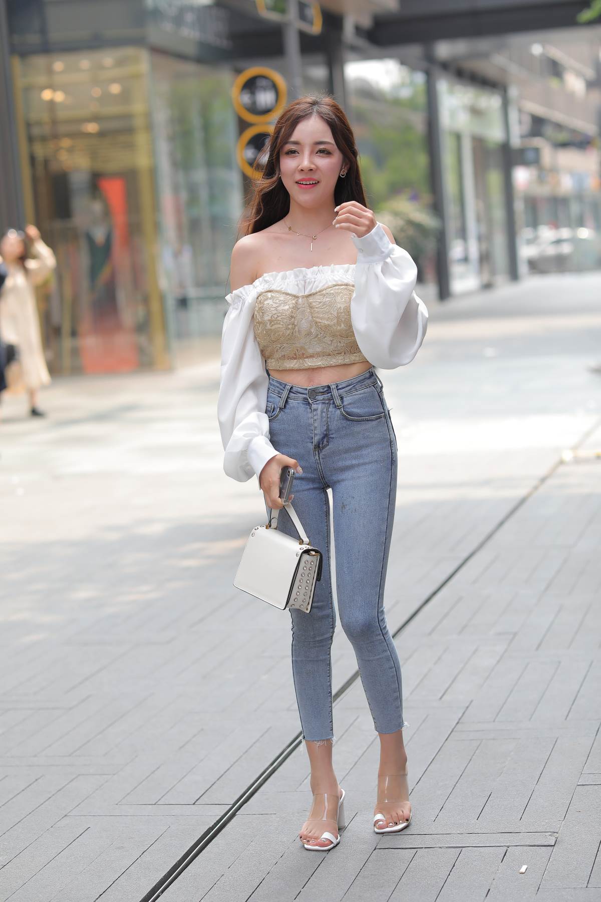 精选街拍作品 NO.3480 浅色牛仔百搭青春