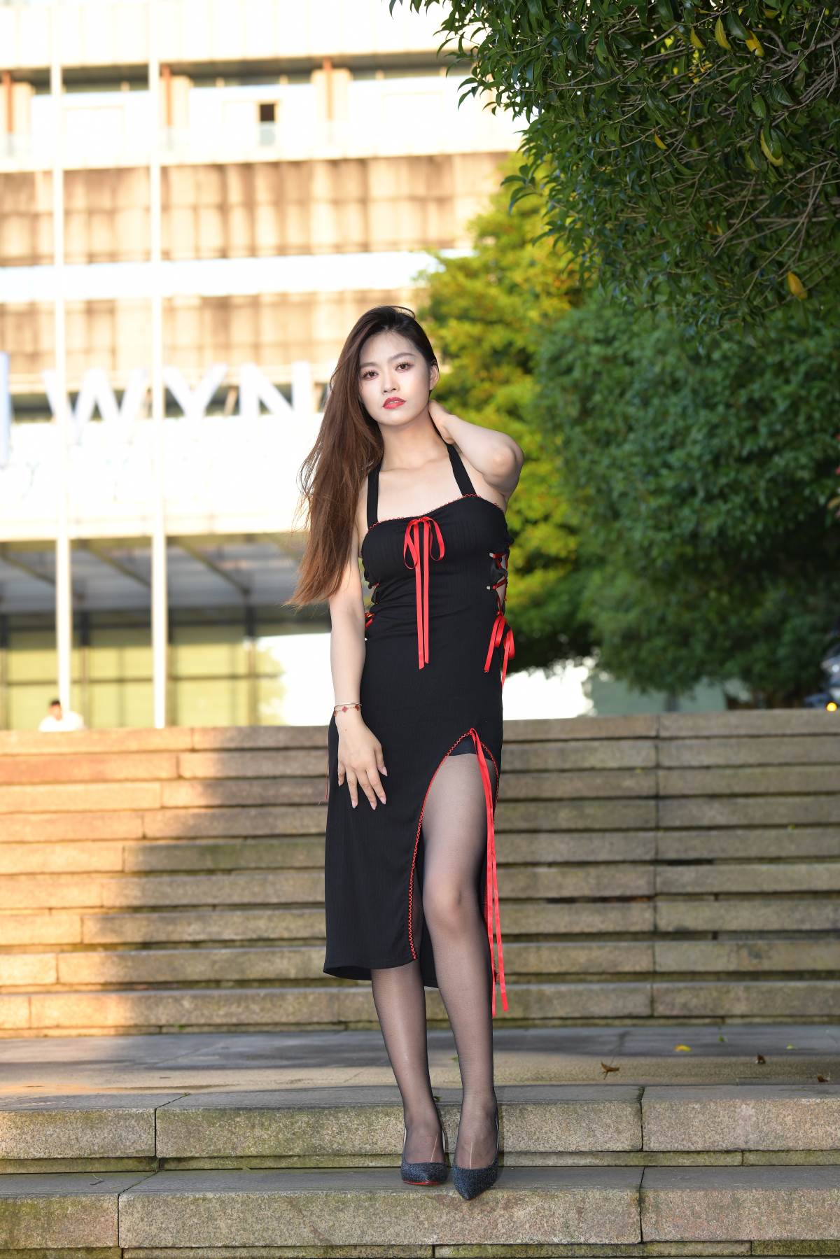 精选街拍作品 NO.3518 黑色开叉长裙