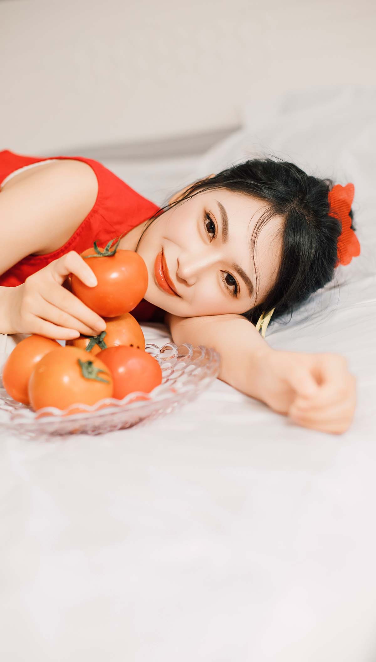 [YITUYU艺图语]2024.12.25 可爱的番茄少女 胡夹子 预览图 - 2